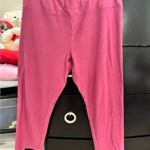 Time and Tru Pink Cropped Pants